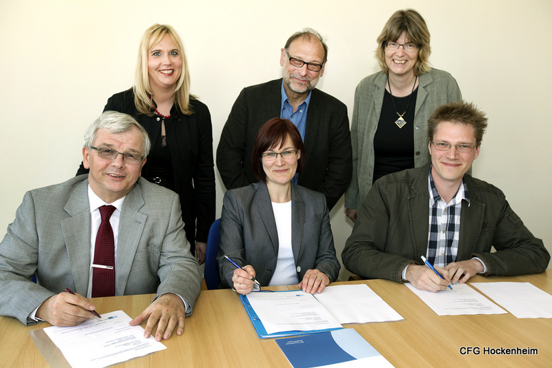 Unterschrift Bildungspartnerschaft CFG - Delta-Vision - IHK
